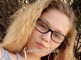 Courtney_Foxx