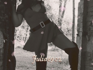 Julia6902