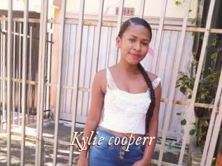 Kylie_cooperr