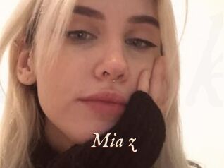 Mia_z